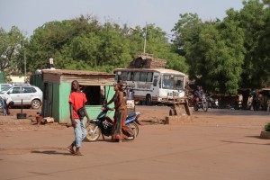 woman-rider-motorcyle-mali (1)